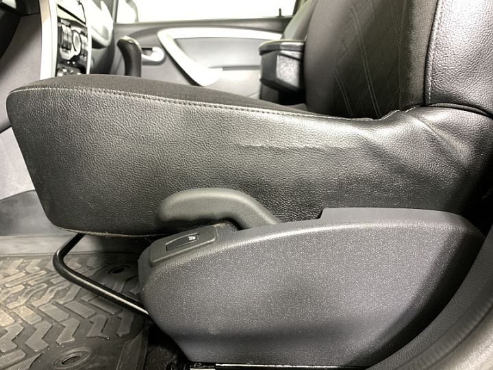 LADA (ВАЗ) Largus Cross 1.6, 2018 года, Механика, Серо-бежевый