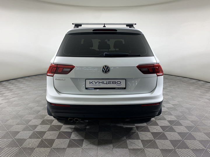 Volkswagen Tiguan 1.4, 2020 года, Механика, Белый