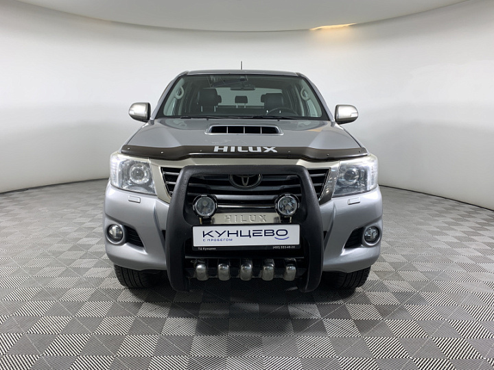 TOYOTA Hilux 3, 2015 года, Автоматическая, Серебристый