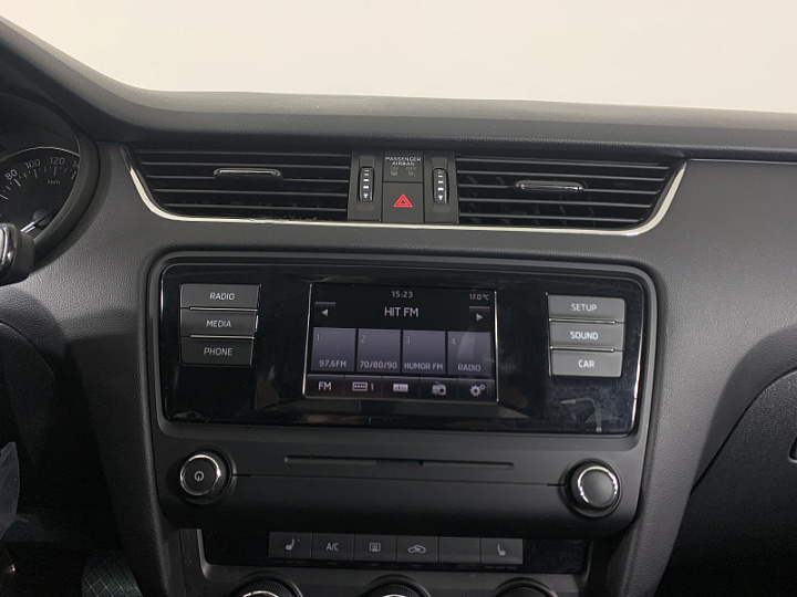 SKODA Octavia 1.4, 2015 года, Робот, Серебристый