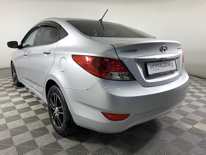 HYUNDAI Solaris 1.6, 2012 года, Автоматическая, СЕРЫЙ