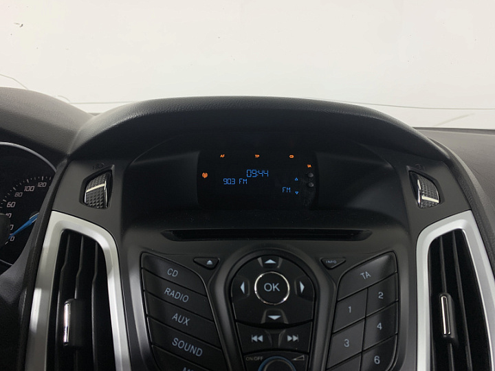 FORD Focus 1.6, 2012 года, Механика, Серебристый