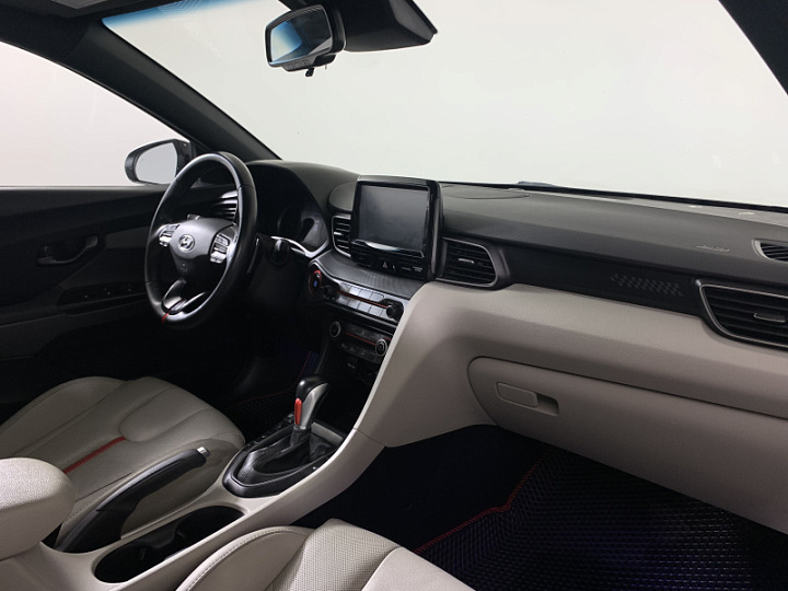 Hyundai Veloster 1.6, 2019 года, Робот, Белый