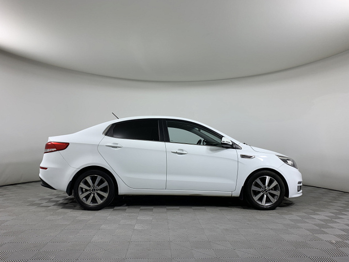 KIA Rio 1.6, 2015 года, Автоматическая, БЕЛЫЙ