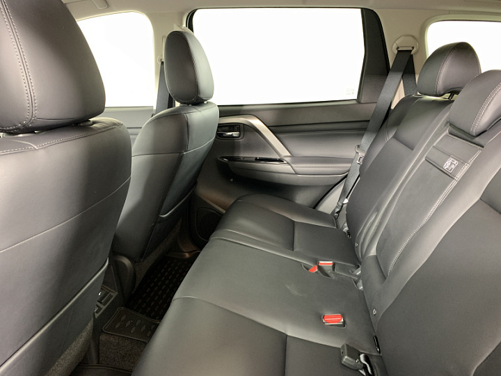 MITSUBISHI Pajero Sport 2.4, 2022 года, Автоматическая, СЕРЫЙ