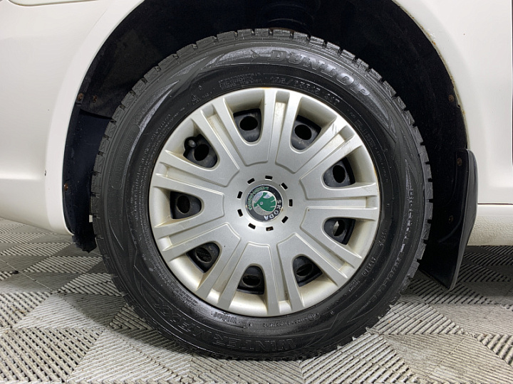 SKODA Octavia 1.6, 2012 года, Механика, БЕЛЫЙ