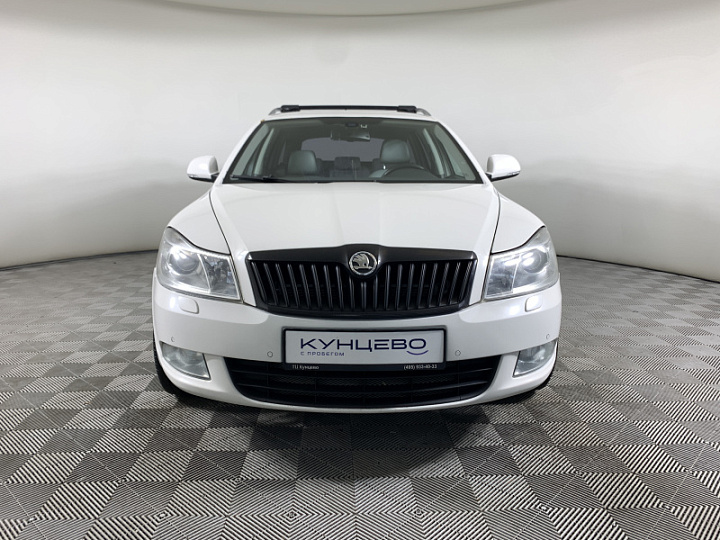 SKODA Octavia 1.8, 2011 года, Робот, БЕЛЫЙ