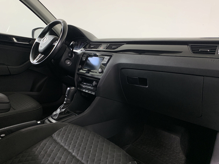 SKODA Rapid 1.4, 2018 года, Робот, БЕЛЫЙ