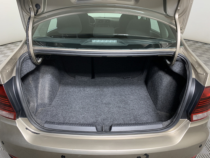 VOLKSWAGEN Polo 1.6, 2017 года, Механика, БЕЖЕВЫЙ