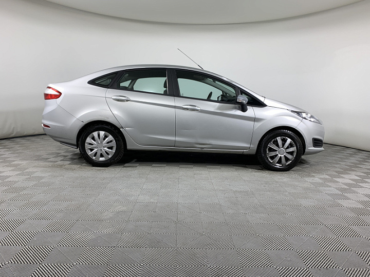 FORD Fiesta 1.6, 2015 года, Робот, Серебристый