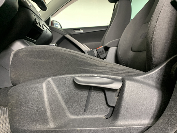 VOLKSWAGEN Tiguan 2, 2009 года, Автоматическая, ВИШНЕВО-КРАСНЫЙ