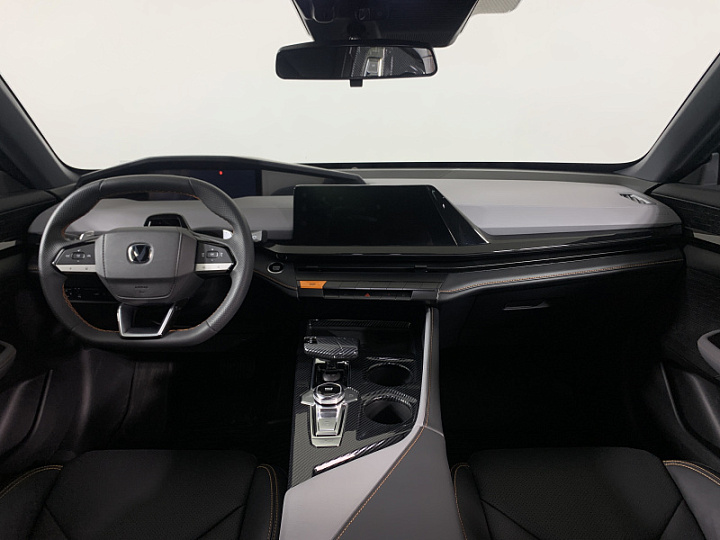 CHANGAN UNI-V 1.5, 2023 года, Автоматическая, ЧЕРНЫЙ