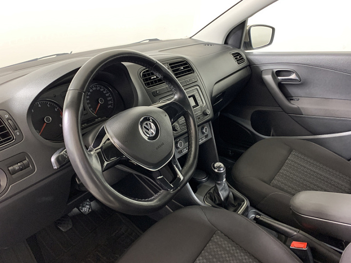 VOLKSWAGEN Polo 1.6, 2017 года, Механика, БЕЖЕВЫЙ