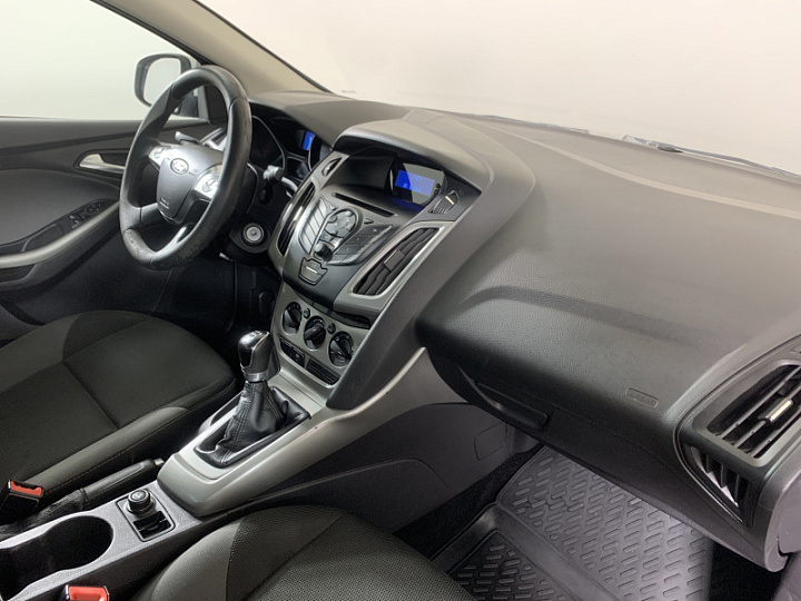 FORD Focus 1.6, 2012 года, Механика, Серебристый