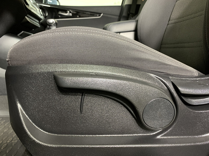 KIA Sorento 2.4, 2018 года, Автоматическая, Светло серый