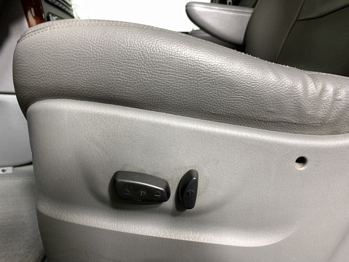 Chrysler Voyager 3.3, 2006 года, Автоматическая, Черный