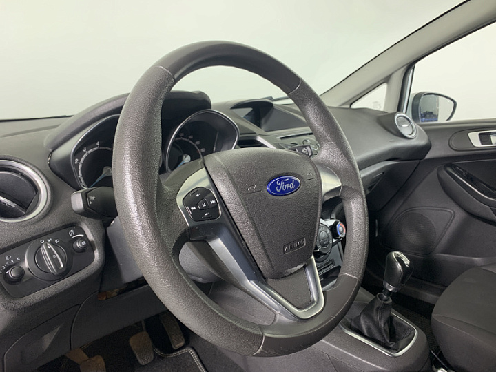 FORD Fiesta 1.6, 2015 года, Механика, БЕЛЫЙ