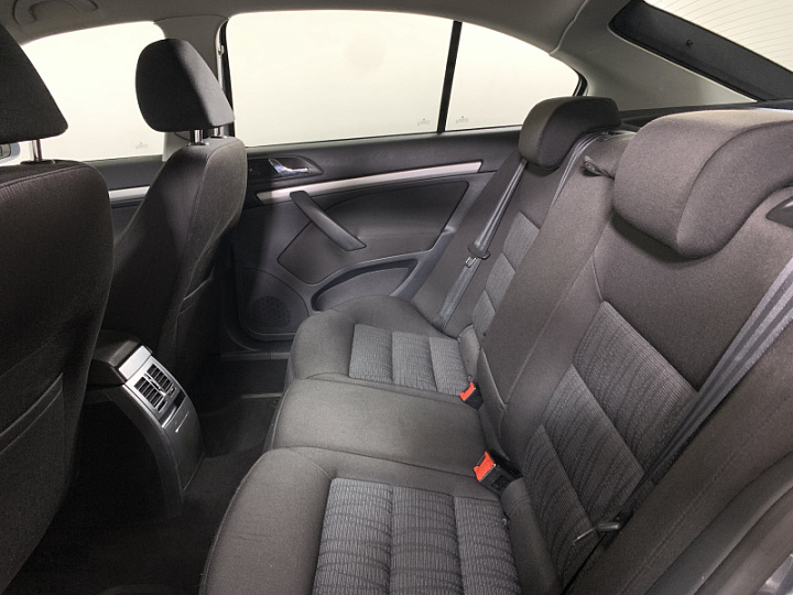 Skoda Octavia 1.8, 2013 года, Робот, Серый