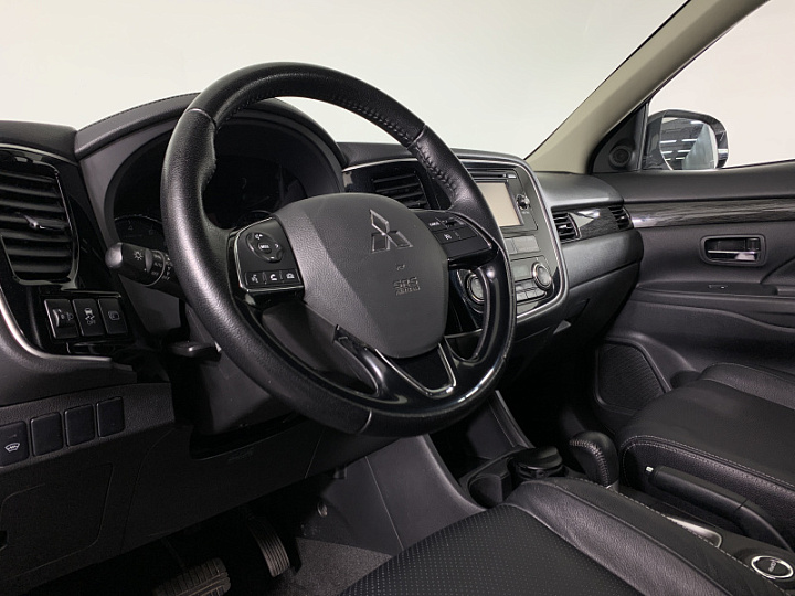 MITSUBISHI Outlander 2.4, 2016 года, Вариатор, БЕЛЫЙ