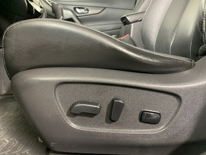 NISSAN X-Trail 2.5, 2016 года, Вариатор, ОЛИВКОВЫЙ