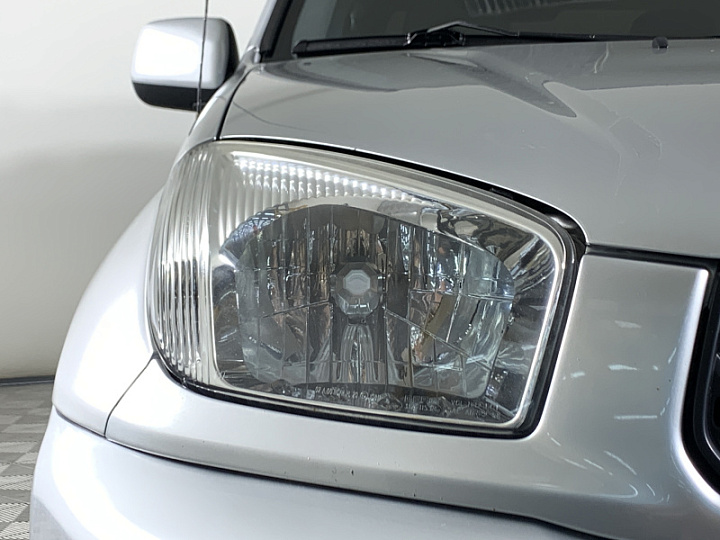 TOYOTA RAV4 2, 2002 года, Автоматическая, Серебристый