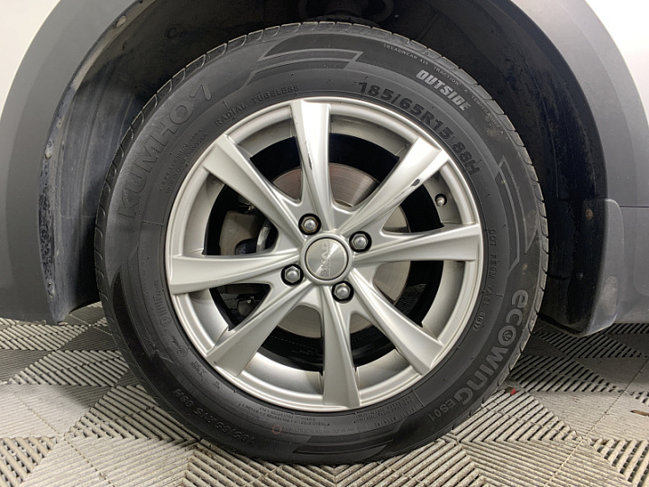 KIA Rio X-Line 1.6, 2018 года, Механика, Серебристый