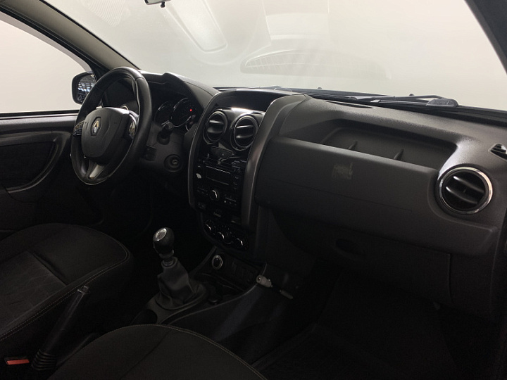 Renault Duster 1.6, 2015 года, Механика, Темно-Коричневый