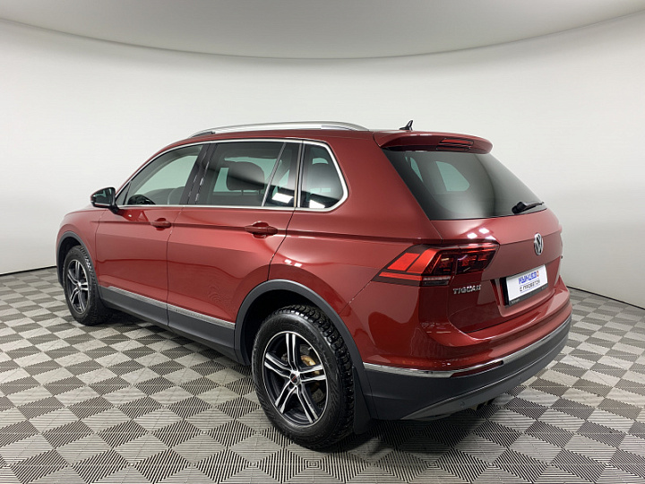 VOLKSWAGEN Tiguan 2, 2018 года, Робот, Вишневый