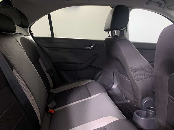 SKODA Rapid 1.6, 2017 года, Автоматическая, ТЕМНО-СИНИЙ