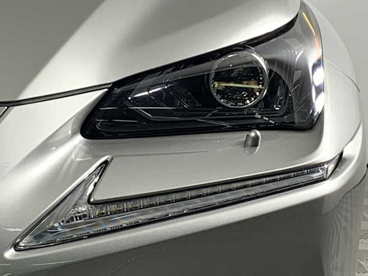 LEXUS NX 2, 2019 года, Автоматическая, Серебристо-желтый