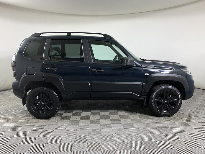 LADA (ВАЗ) Niva 1.7, 2022 года, mt, Зеленый