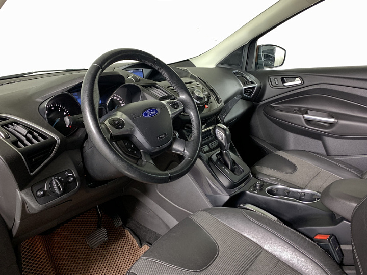 Ford Kuga 1.6, 2015 года, Робот, оранжевый