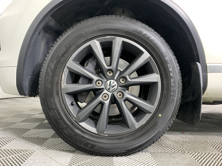 VOLKSWAGEN Touareg 3.6, 2011 года, Автоматическая, БЕЛЫЙ