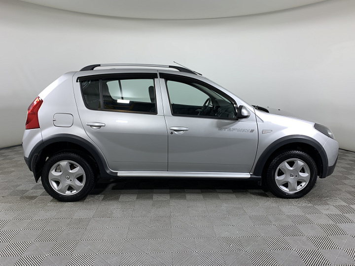 RENAULT Sandero Stepway 1.6, 2013 года, Механика, Серебристо-желтый