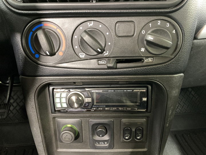 CHEVROLET Niva 1.7, 2013 года, Механика, ТЕМНО-СЕРЫЙ
