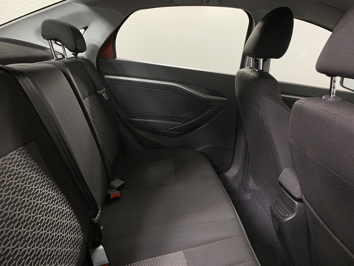 Lada Vesta 1.6, 2020 года, Механика, КРАСНЫЙ