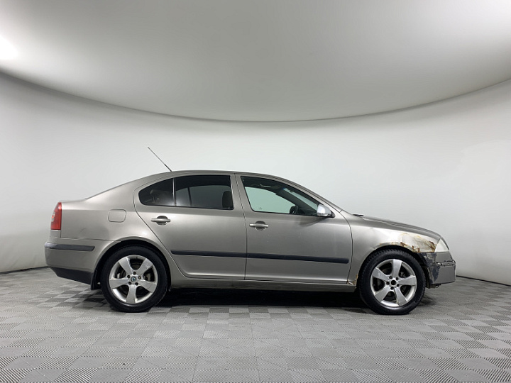 SKODA Octavia 2, 2008 года, Робот, Золотистый