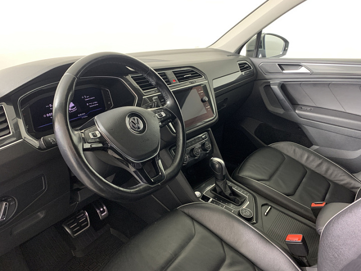 VOLKSWAGEN Tiguan 2, 2019 года, Автоматическая, Серебристый
