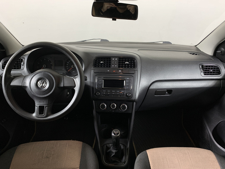 VOLKSWAGEN Polo 1.6, 2011 года, Механика, Серебристый