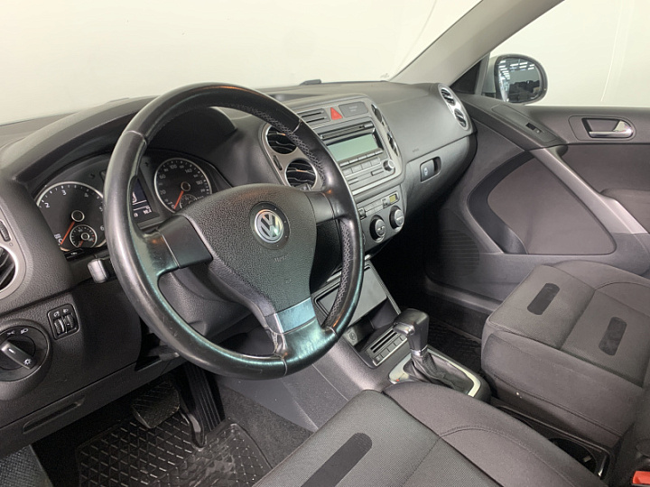 VOLKSWAGEN Tiguan 2, 2009 года, Автоматическая, Серебристый