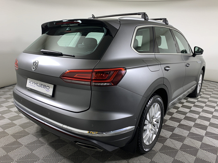VOLKSWAGEN Touareg 2, 2019 года, Автоматическая, СЕРЫЙ