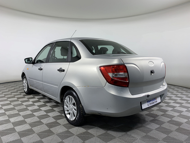 Lada Granta 1.6, 2016 года, Механика, Серебристый