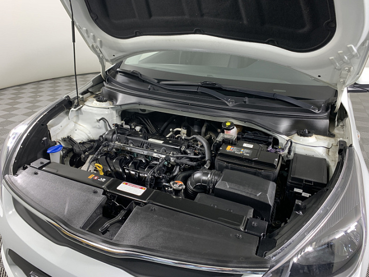 KIA Rio 1.6, 2018 года, Автоматическая, БЕЛЫЙ