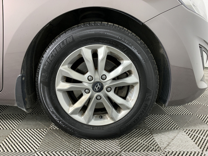HYUNDAI i30 1.6, 2013 года, Автоматическая, КОРИЧНЕВЫЙ