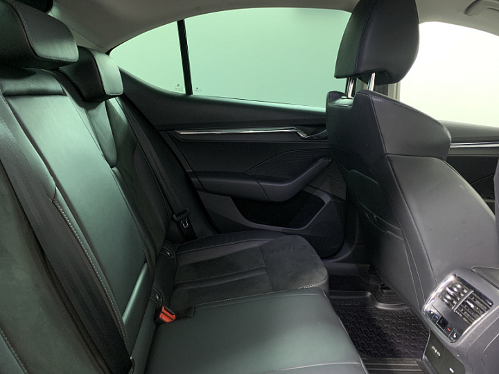 SKODA Octavia 1.4, 2021 года, Автоматическая, КОРИЧНЕВЫЙ