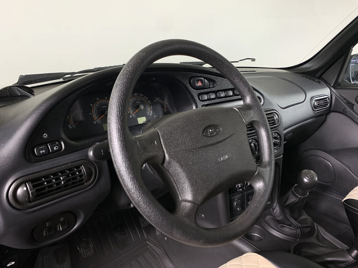 LADA (ВАЗ) Niva 1.7, 2022 года, mt, Зеленый