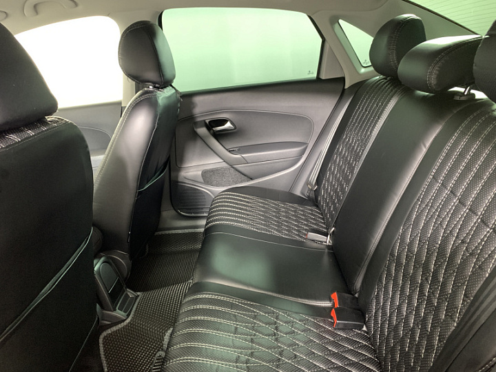 VOLKSWAGEN Polo 1.6, 2019 года, Механика, Серебристый