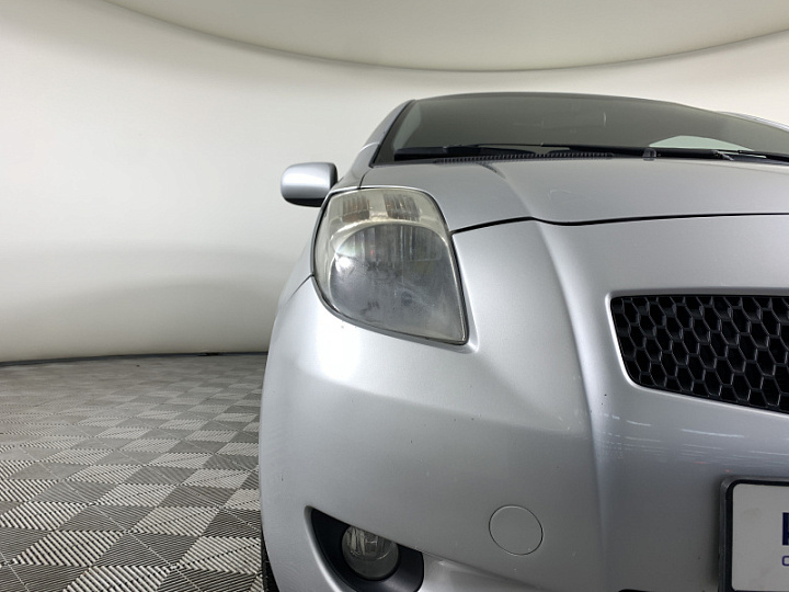 TOYOTA Yaris 1.3, 2008 года, Робот, Серебристый