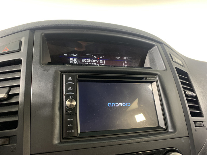 MITSUBISHI Pajero 3, 2011 года, Автоматическая, Серебристый