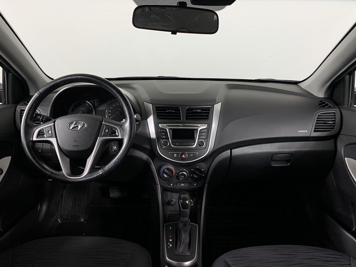 HYUNDAI Solaris 1.6, 2015 года, Автоматическая, ЧЕРНЫЙ